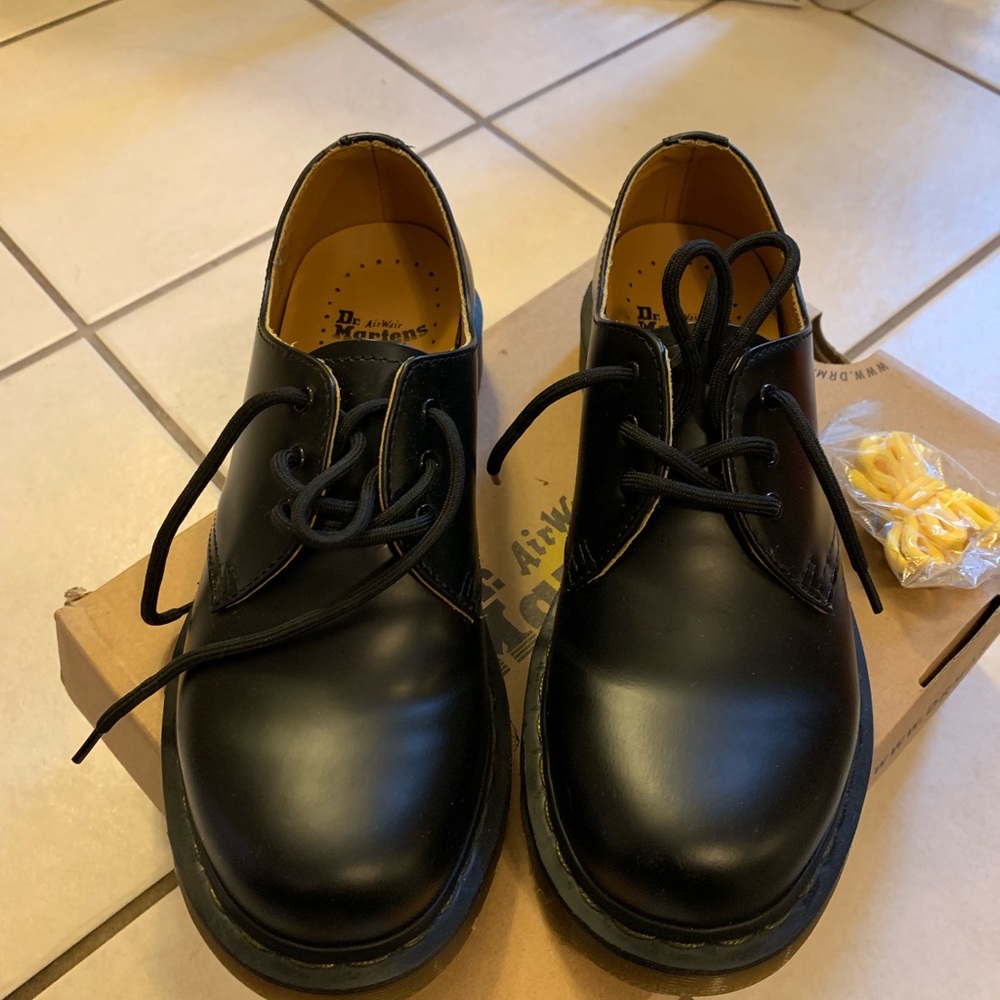Women’s Doc Martens 1461 leather oxford